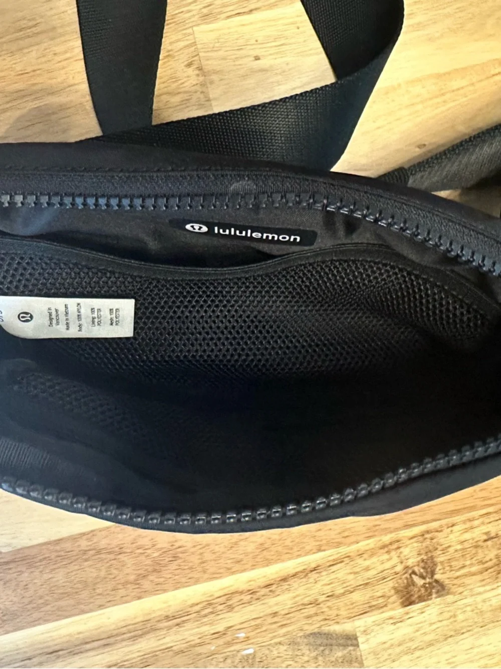 lululemon athletica Black Belt Bag Adjustable Strap Crossbody